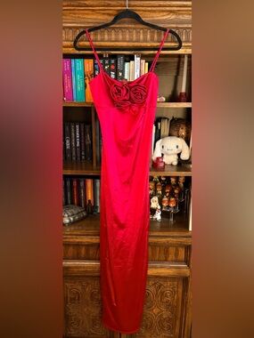 Windsor Red Satin Rosette Maxi Dress NWT Size M Spaghetti Strap Formal Dress